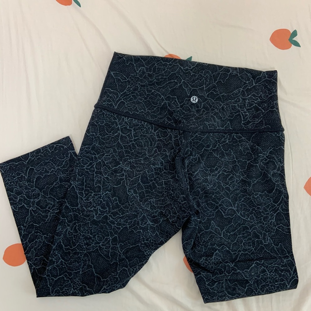 Lululemon - Picture 2 of 2